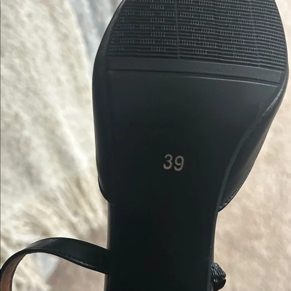 Chic Black Leather Mules - Picture 4 of 5